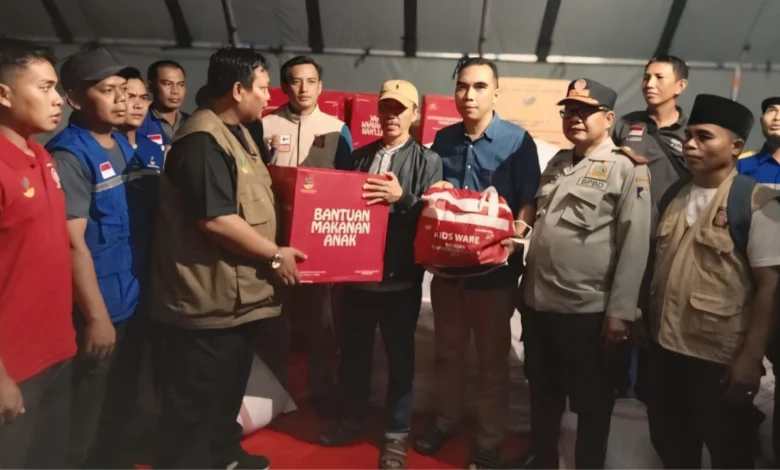 Kemensos Salurkan Bantuan Logistik Banjir Lombok Barat