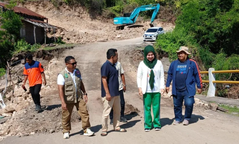 Mahdalena Tinjau Dampak Banjir dan Tanah Longsor Bima