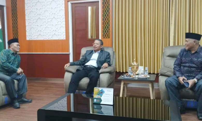 Dirjen Pendis menyambangi gedung Rektorat dalam Raker Pimpinan jajaran UIN Mataram