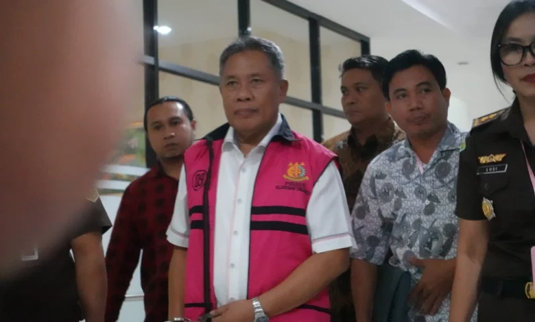 Tersangka Dugaan Korupsi LCC Zaini Arony