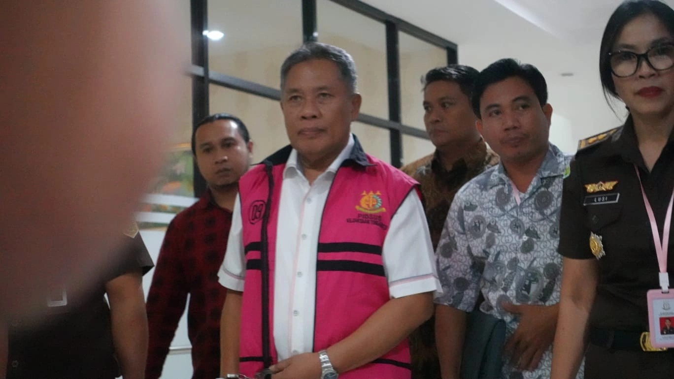 Tersangka Dugaan Korupsi LCC Zaini Arony