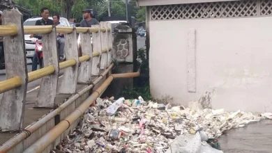 Banjir Picu Kenaikan Volume Sampah di Kota Mataram