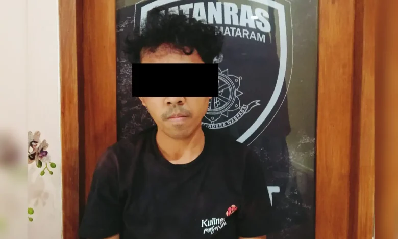 Terduga pelaku pencurian helm di Unram inisial F alias Dedek