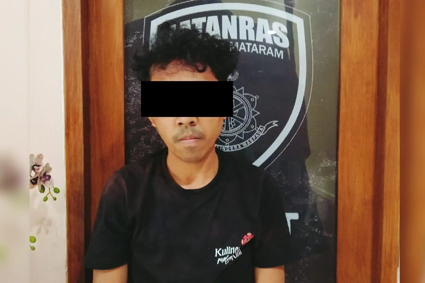 Terduga pelaku pencurian helm di Unram inisial F alias Dedek