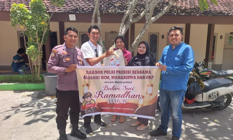 Proses Pendistribusian Sembako oleh Anggota Kepolisian Polda NTB. Foto : istimewa