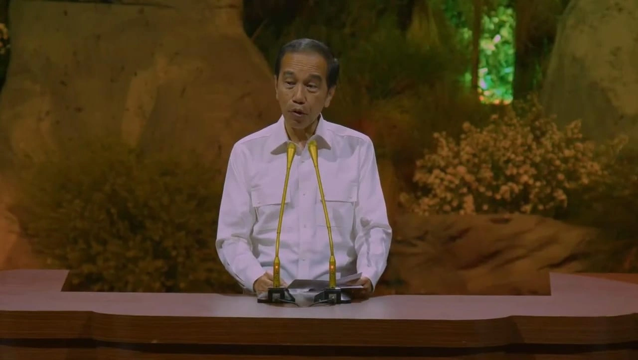 Presiden ke-7 RI, Joko Widodo saat memberikan sambutan dalam acara HUT Gerindra, Sabtu, 15 Februari 2025.