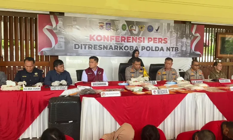 Konferensi pers kasus narkoba di wilayah hukum Polda NTB