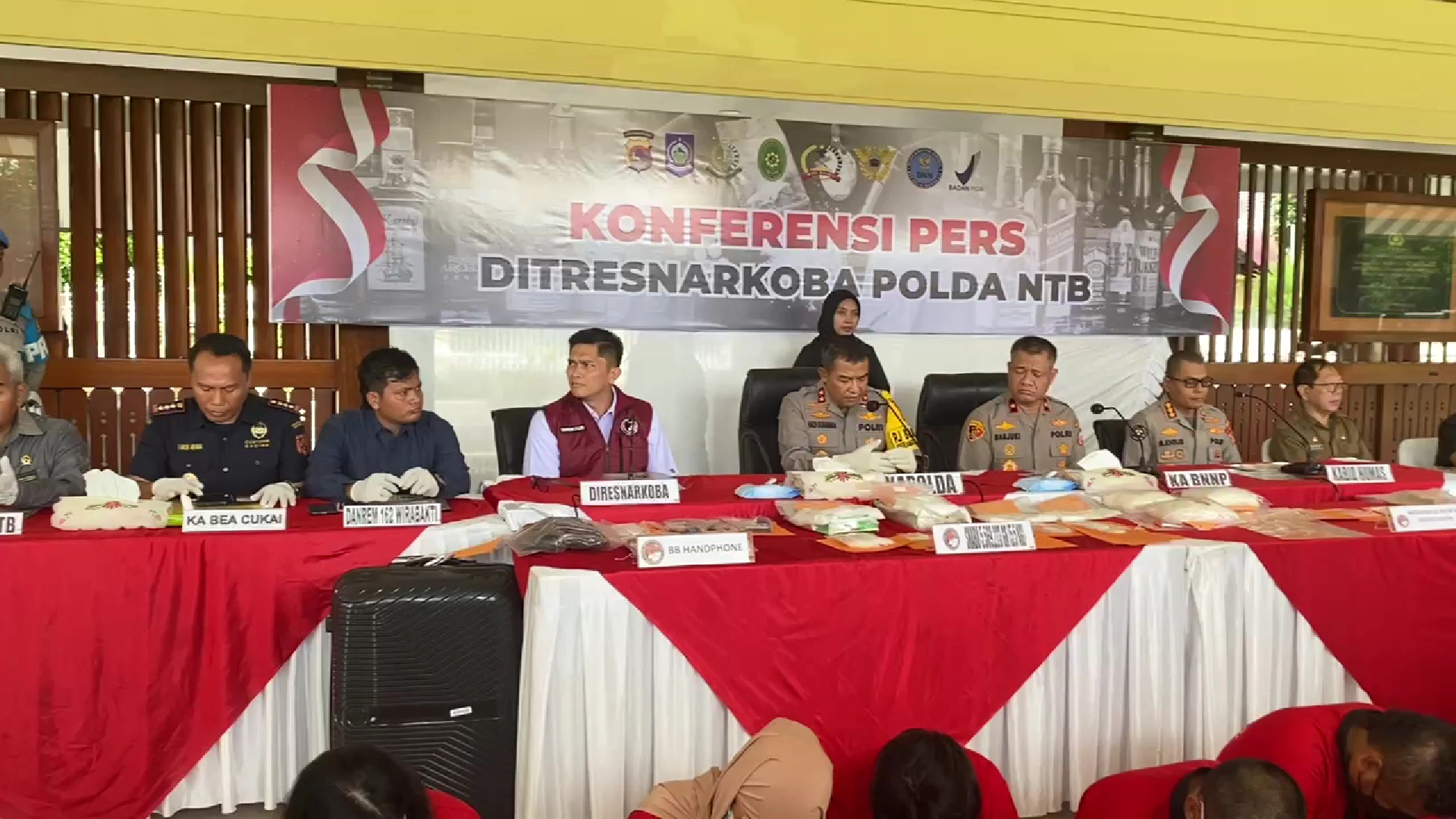 Konferensi pers kasus narkoba di wilayah hukum Polda NTB