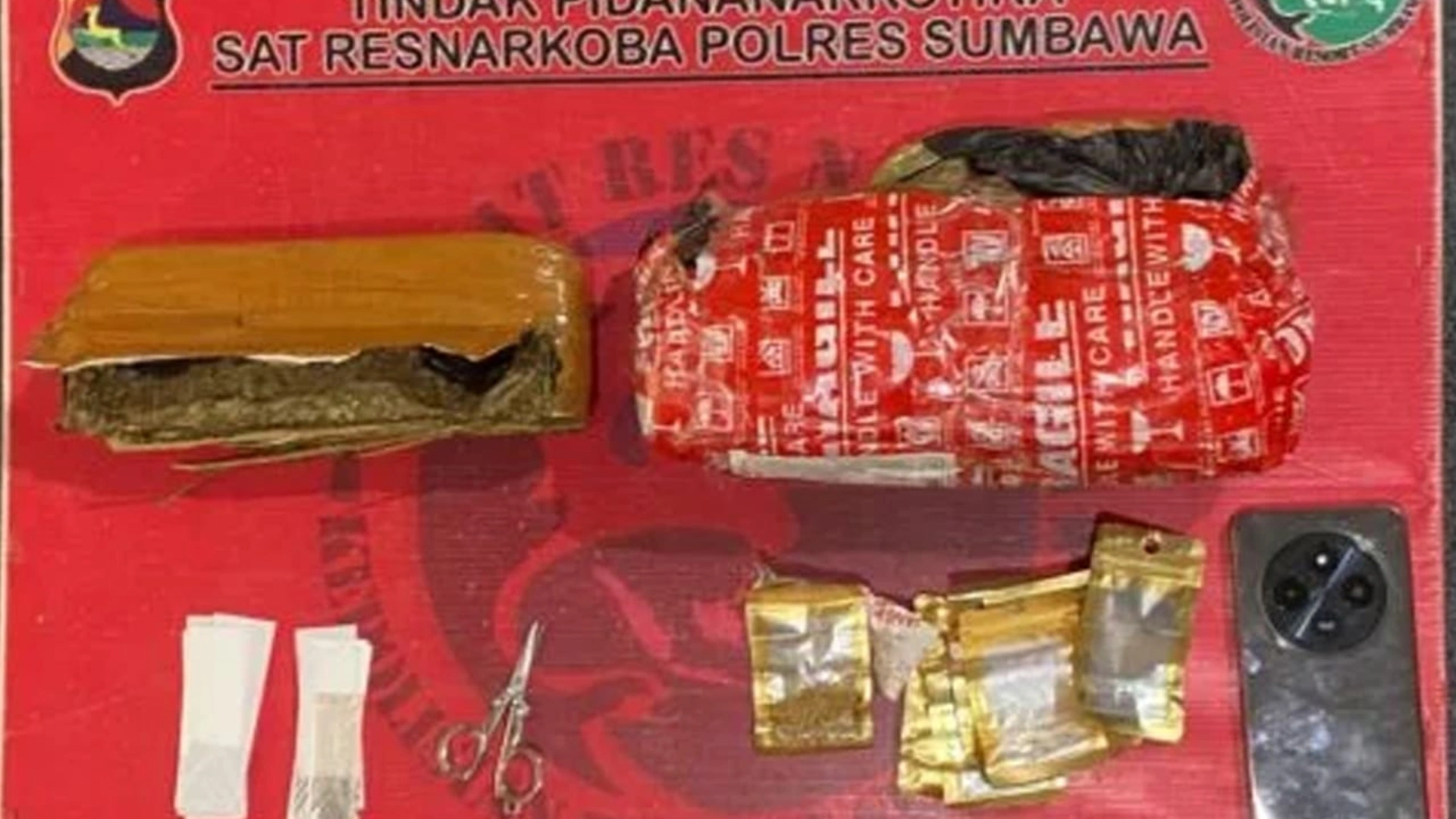 Polisi Amankan Mahasiswa Diduga Pengguna dan Pengedar Ganja di Sumbawa