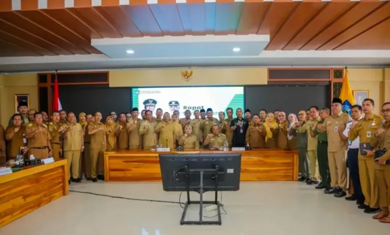Foto bersama Pejabat Pemprov NTB dengan Wakil Gubernur NTB Indah Dhamayanti Putri