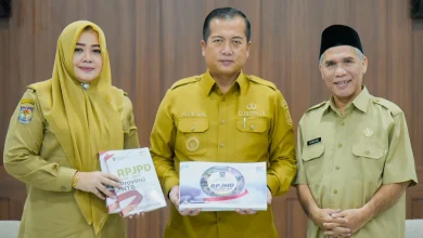 Gubernur Lalu Iqbal Wakil Gubernur Umi Dinda Kepala Bappeda NTB Iswandi