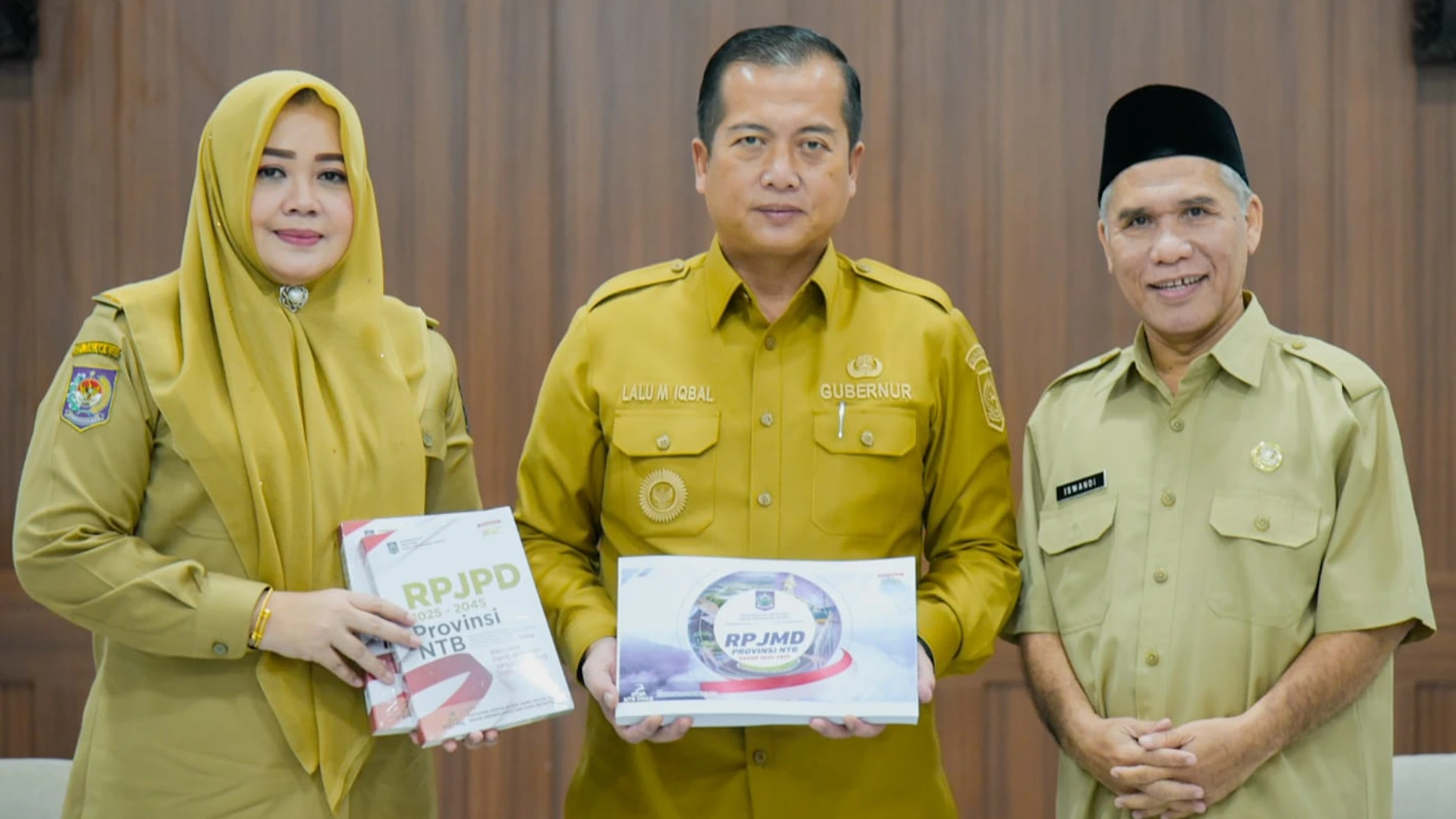 Gubernur Lalu Iqbal Wakil Gubernur Umi Dinda Kepala Bappeda NTB Iswandi