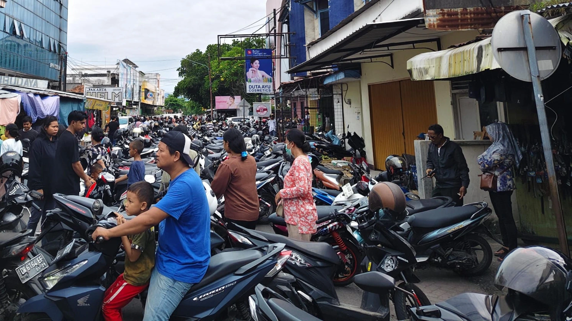 Lokasi parkir pawai Ogoh-ogoh di Arena Buah Cakranegara