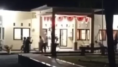 Mapolsek Kayangan Diserang Warga