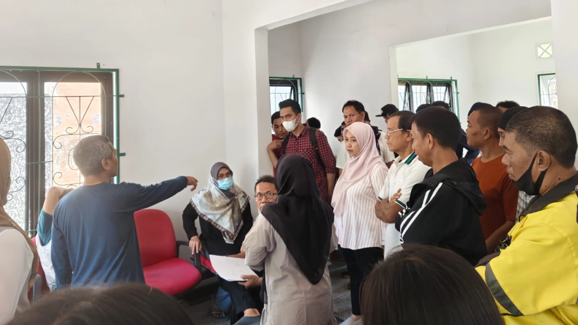 Mediasi eks karyawan hotel grand legi