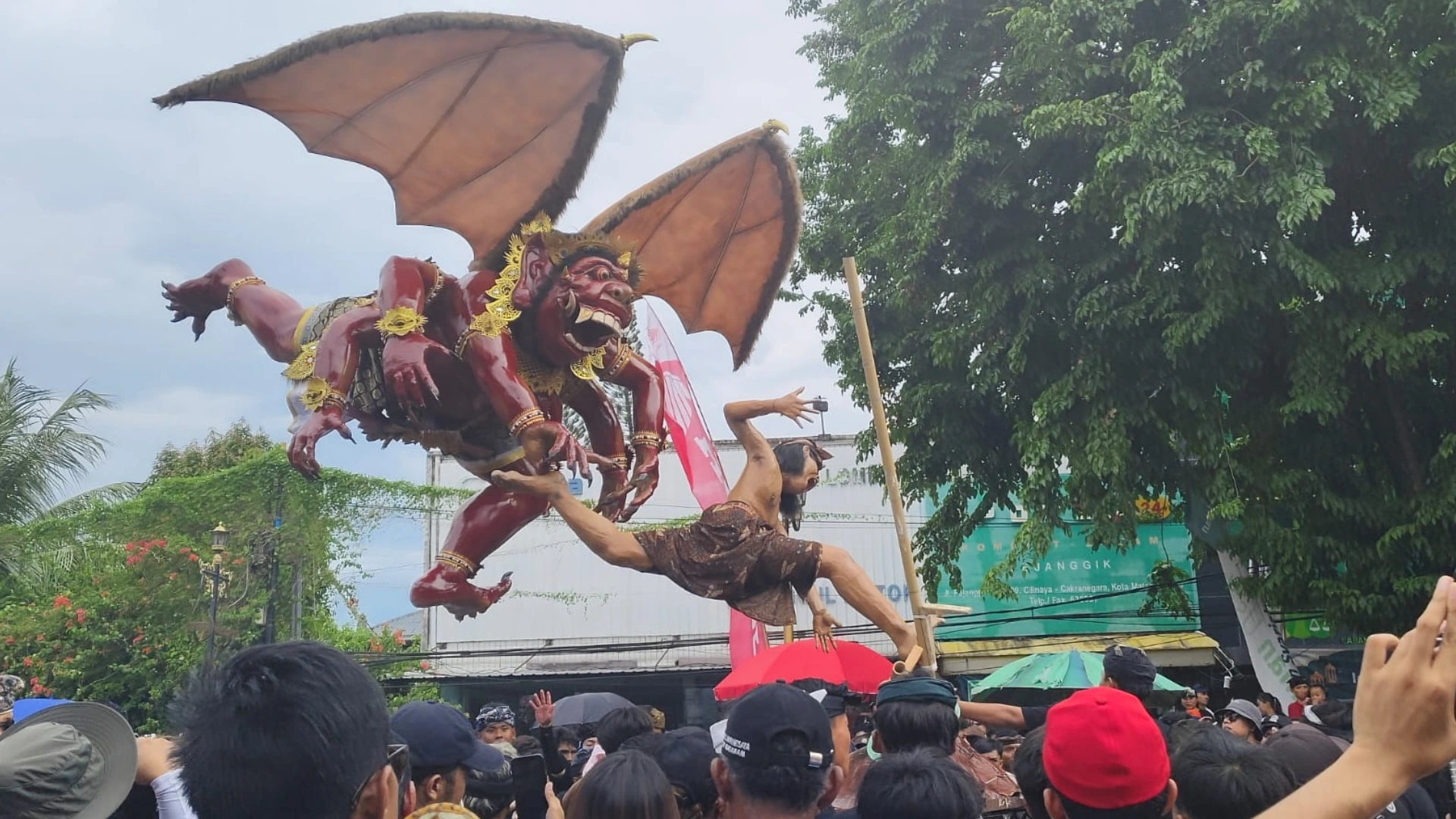 Pawai Ogoh-ogoh Nyepi 2025 Kota Mataram