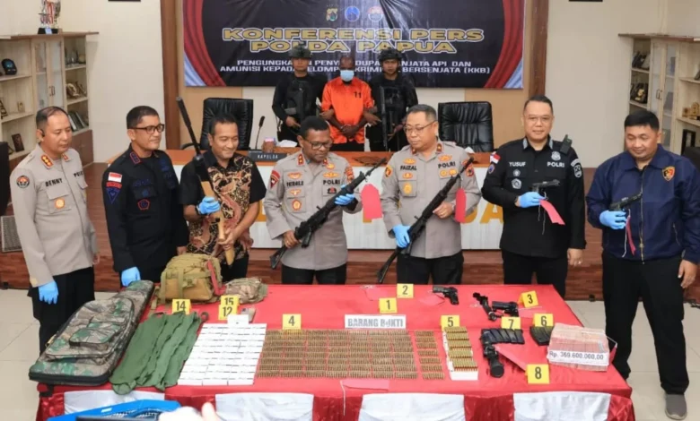 Satgas Damai Cartenz Gagalkan Penyelundupan Senjata ke KKB Puncak Jaya