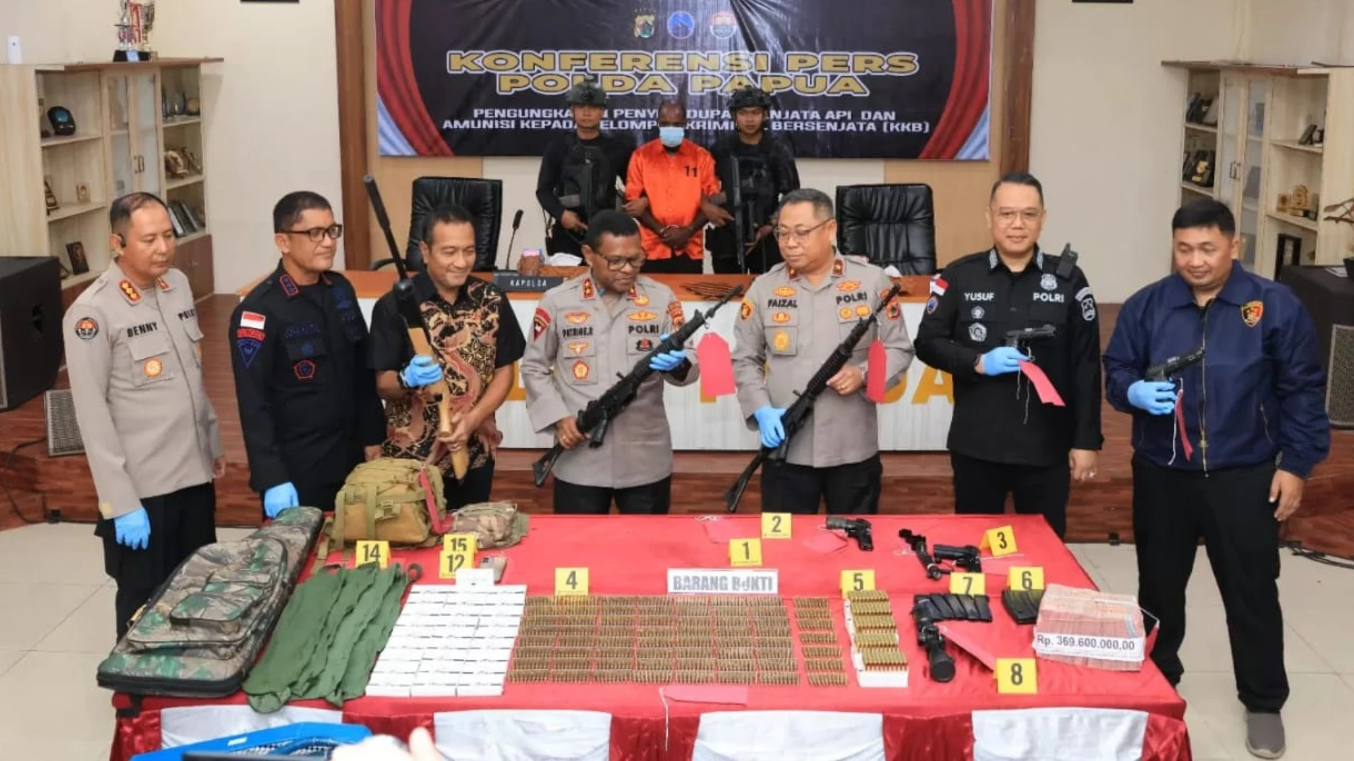 Satgas Damai Cartenz Gagalkan Penyelundupan Senjata ke KKB Puncak Jaya