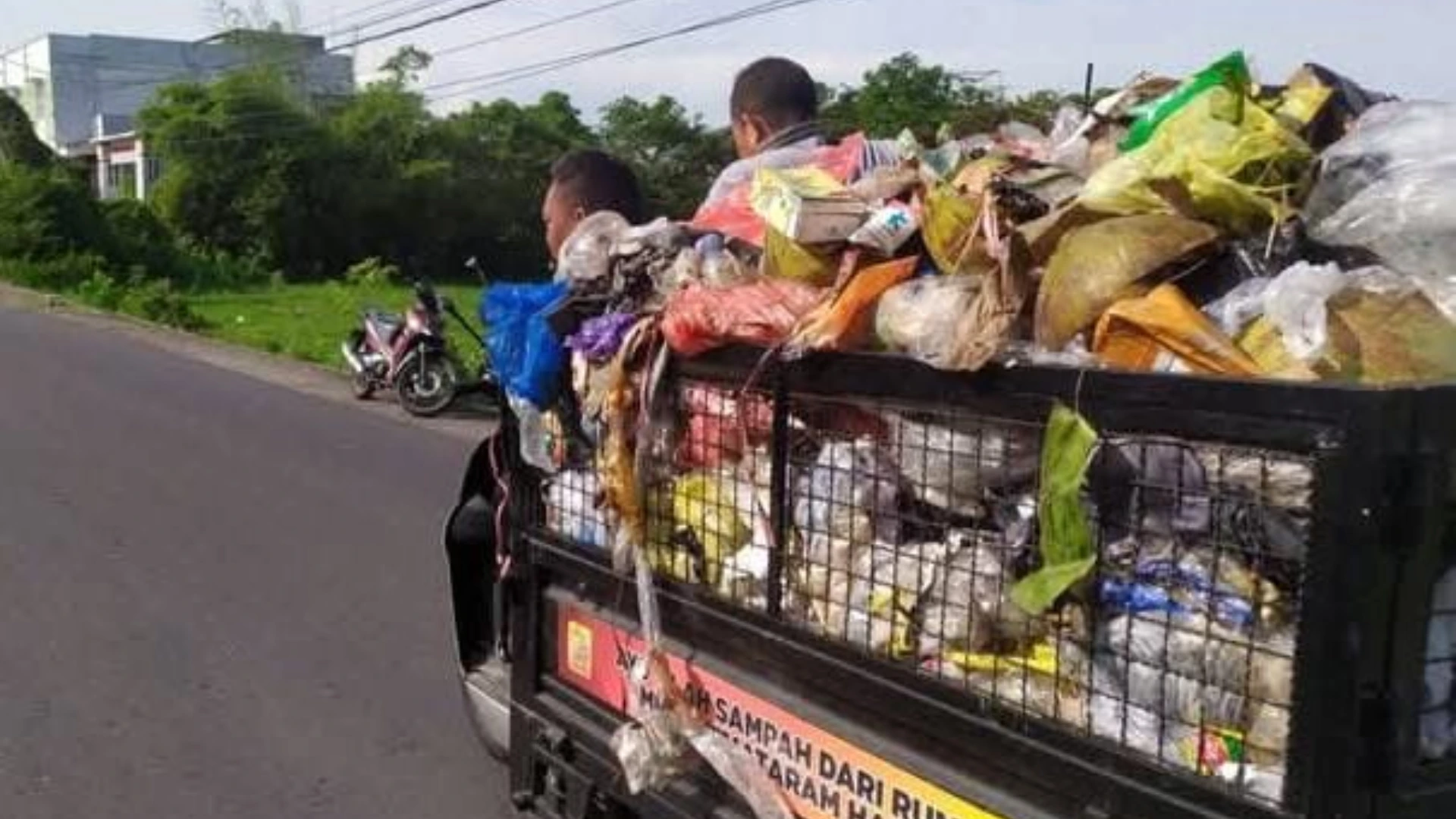 DLH Kota Mataram Volume Sampah Meningkat Selama Ramadan