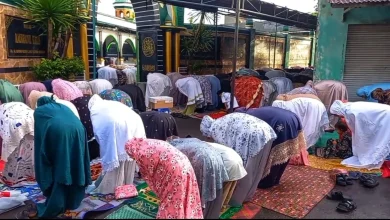 Salat Idulfitri Jemaah Naqsabandiyah Mataram