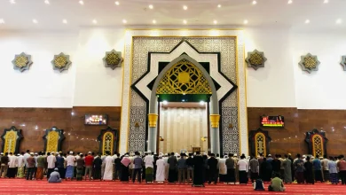 Salat Tarawih Pertama di Islamic Center NTB
