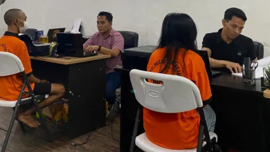 Tersangka penggelapan sandal zuma dimintai keterangan oleh Unit Harda Reskrim Polresta Mataram. Foto : Atim Laili
