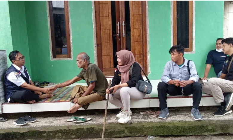 Dinas Sosial NTB Datangi Pria Terlantar di Pringgarata