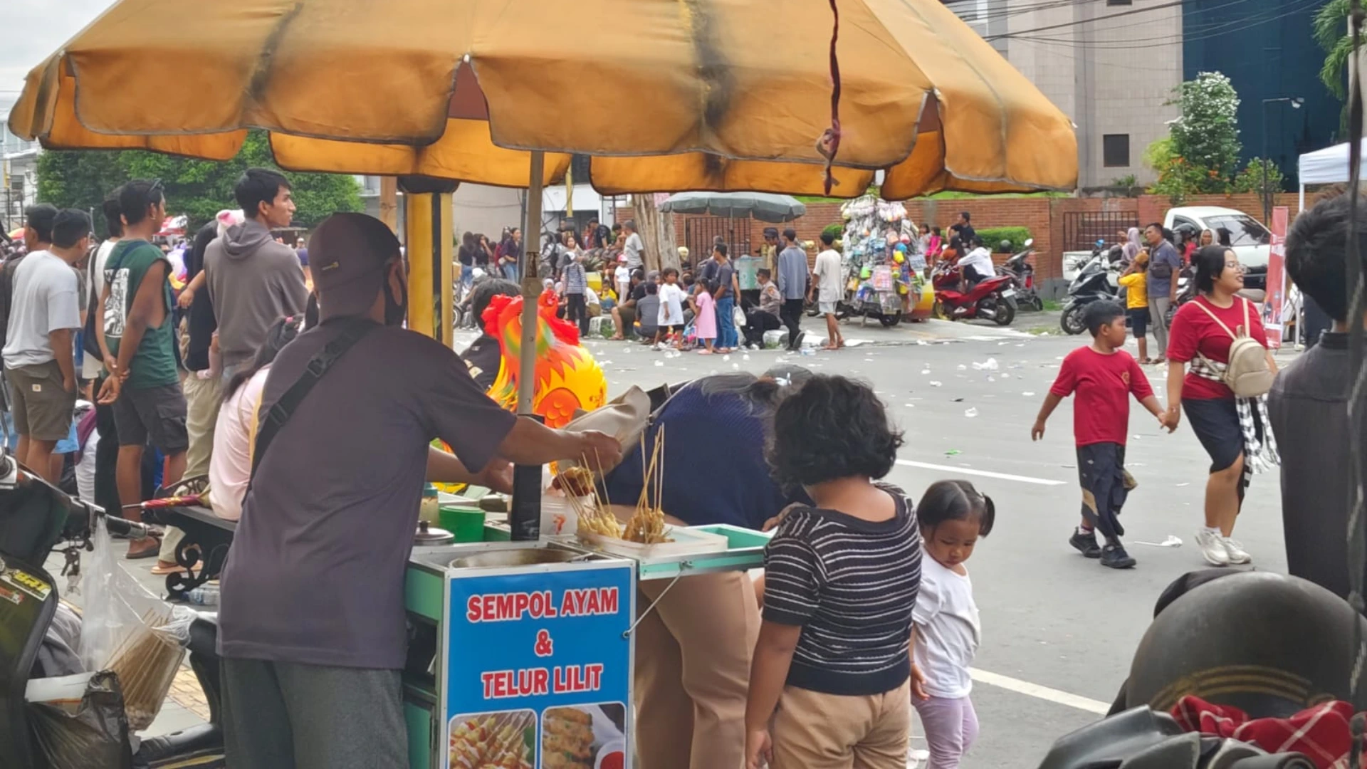 UMKM PKL Kebanjiran Rezeki saat Pawai Ogoh-ogoh