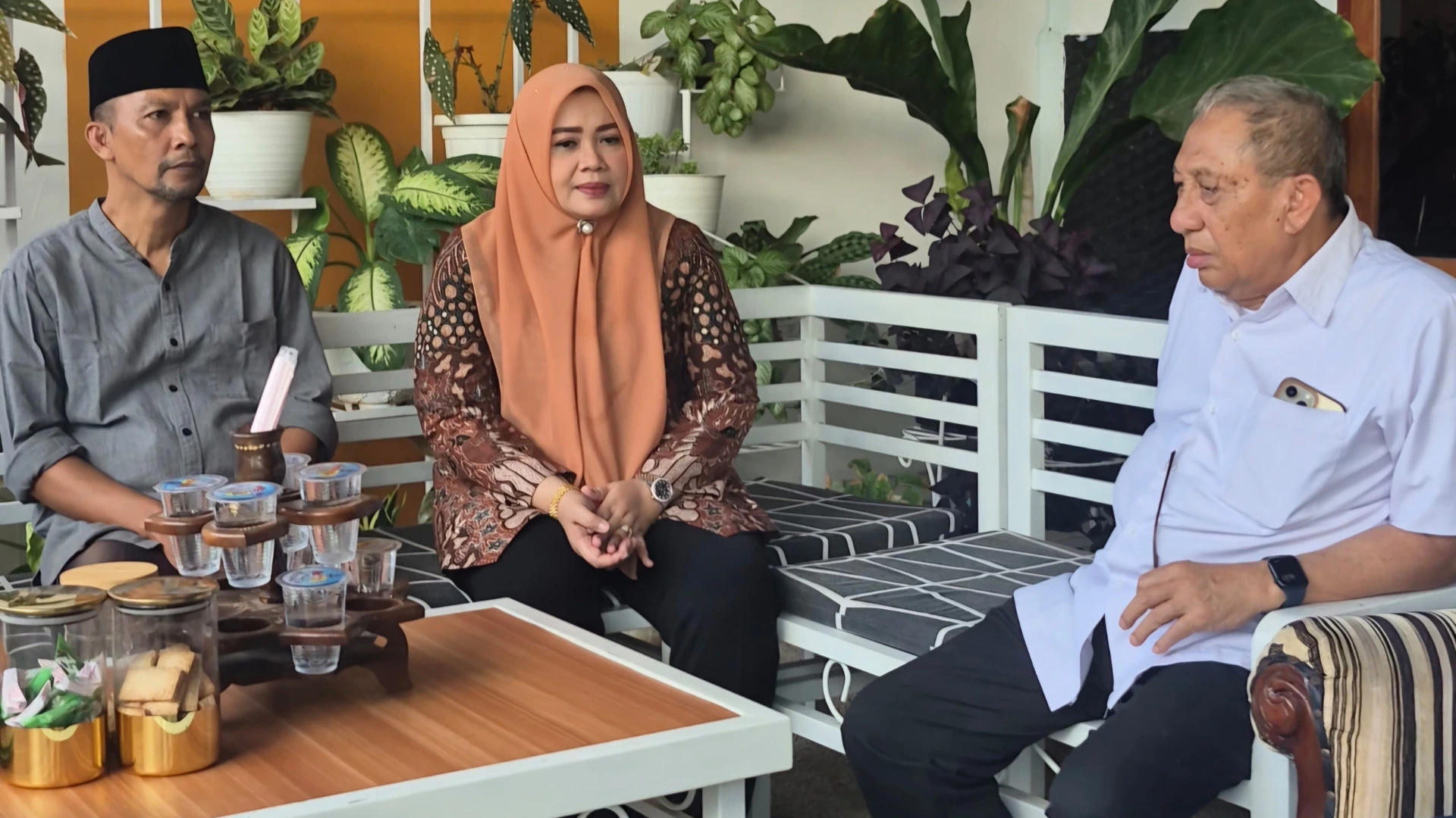 Wagub NTB Umi Dinda Bertemua Mantan Bupati Sumbawa