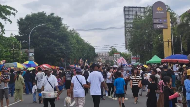 Warga Antusias Menyaksikan Pawai Ogoh-ogoh di Kota Mataram