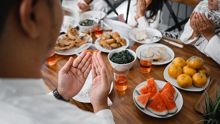 Ilustrasi Buka Puasa. Foto: Shutterstock