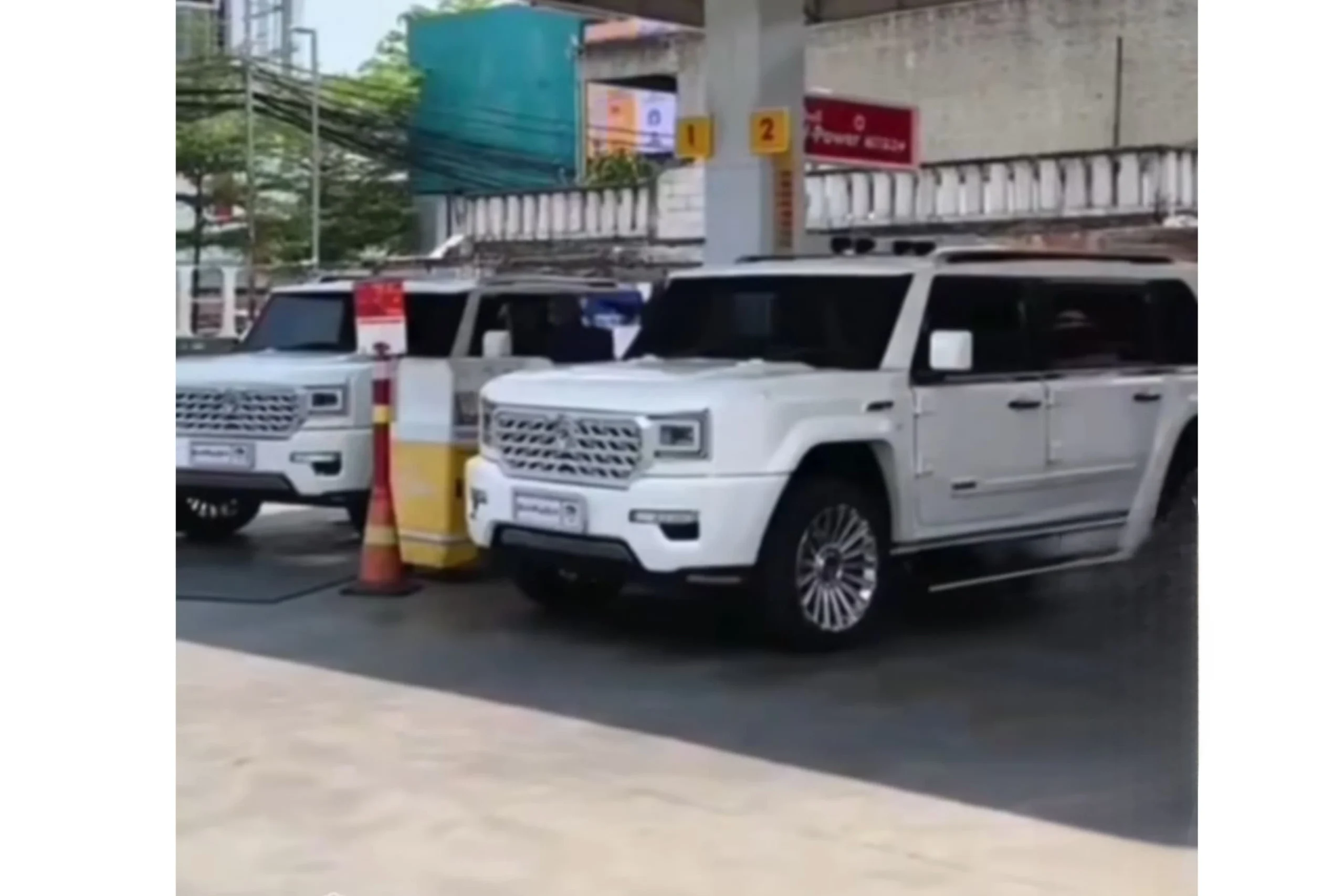 Diduga kendaraan dinas Prabowo isi BBM di SPBU Shell. Foto: TikTok/kompascom