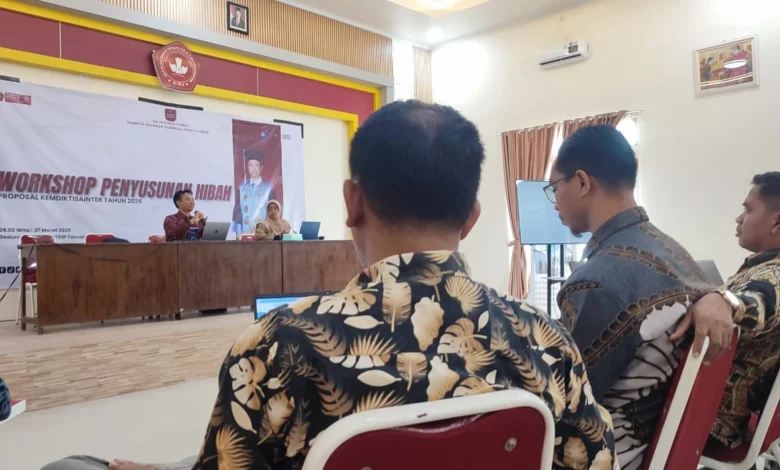 Workshop Penyusunan Proposal Hibah STKIP Tamsis Bima