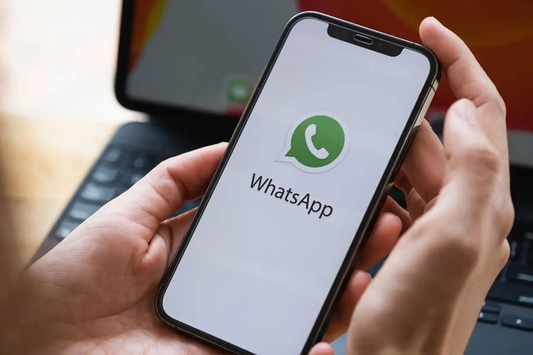 ilustrasi telepon whatsapp