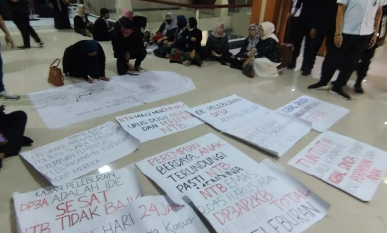 Aliansi Pemerhati Perempuan dan Anak NTB Tolak Peleburan DP3AP2KB