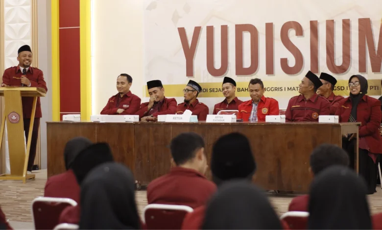 Dr Ibnu Yudisium Tahap II STKIP Tamsis Bima