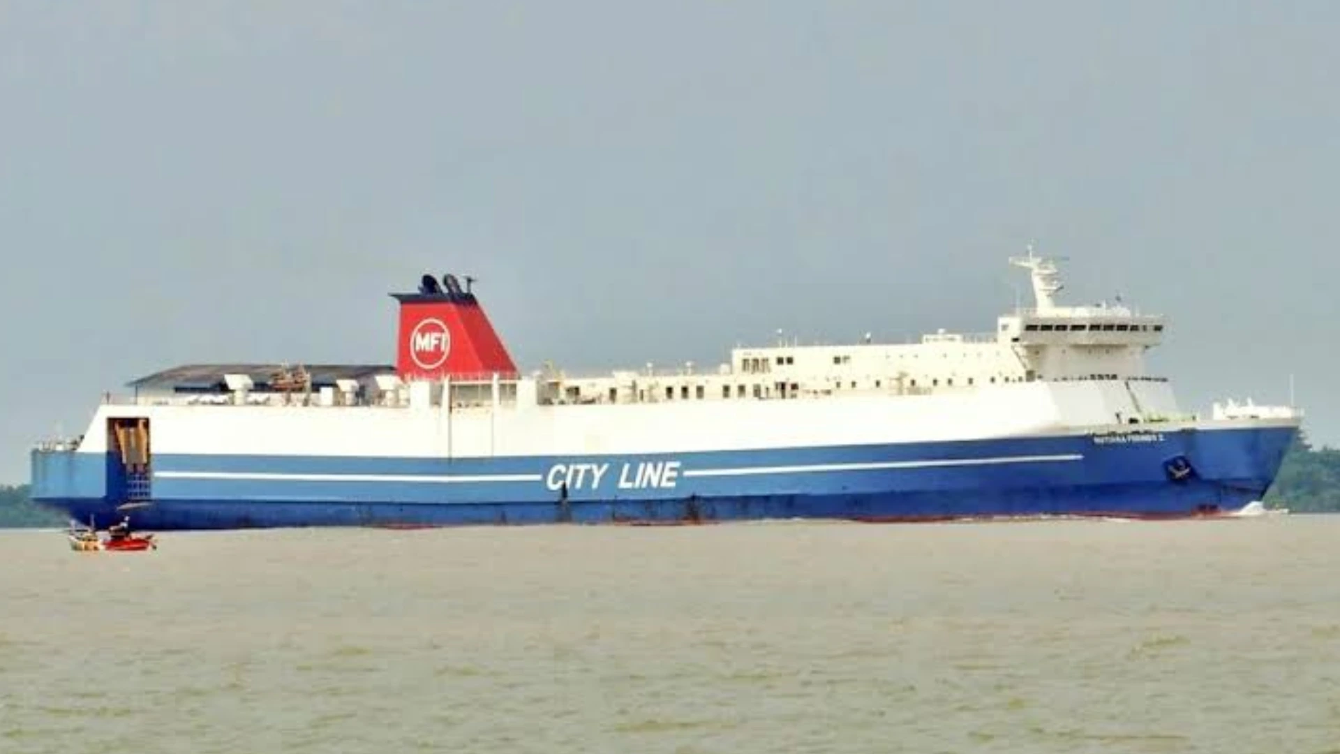 Kapal Muatan Sapi dari Gili Mas Kandas di Perairan Banyuwangi Akibat Kehabisan BBM