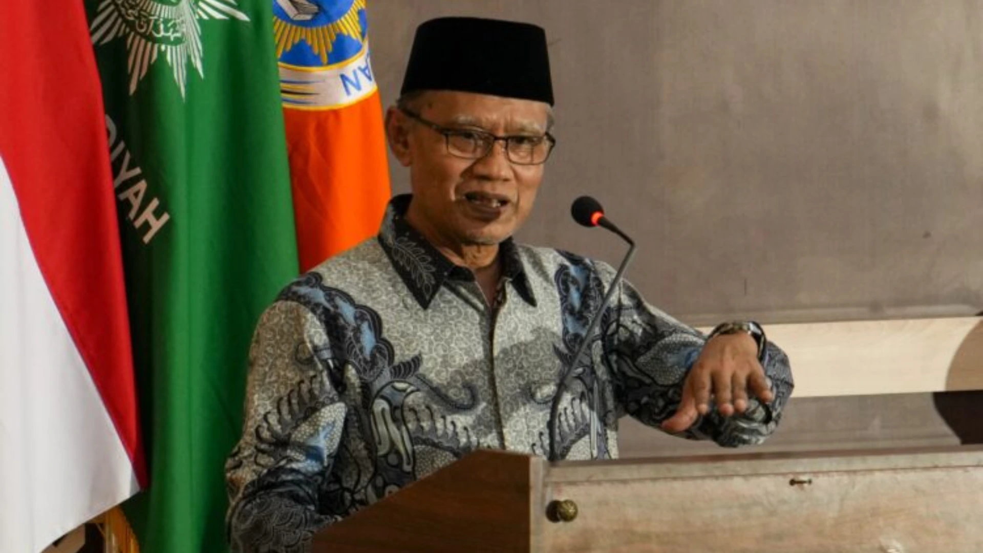 Ketua Umum PP Muhammadiyah Prof Haedar Nashir Larang Seluruh PTMA Beri Gelar Profesor Kehormatan