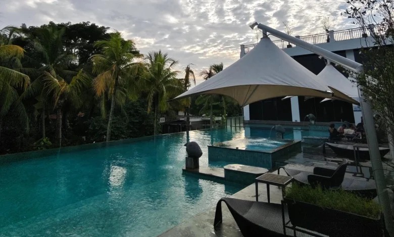 Kolam Renang Hotel Lombok Astoria Kinerja Perhotelan di NTB