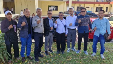 Kuasa Hukum dan Keluarga Rizkil Wathoni Hadiri Sidang Etik Eks Kapolsek Kayangan dan Anggotanya