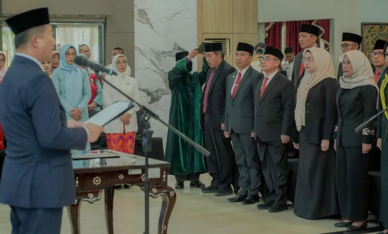 Mutasi Perdana Pejabat Pemprov NTB Gubernur Lalu Muhamad Iqbal