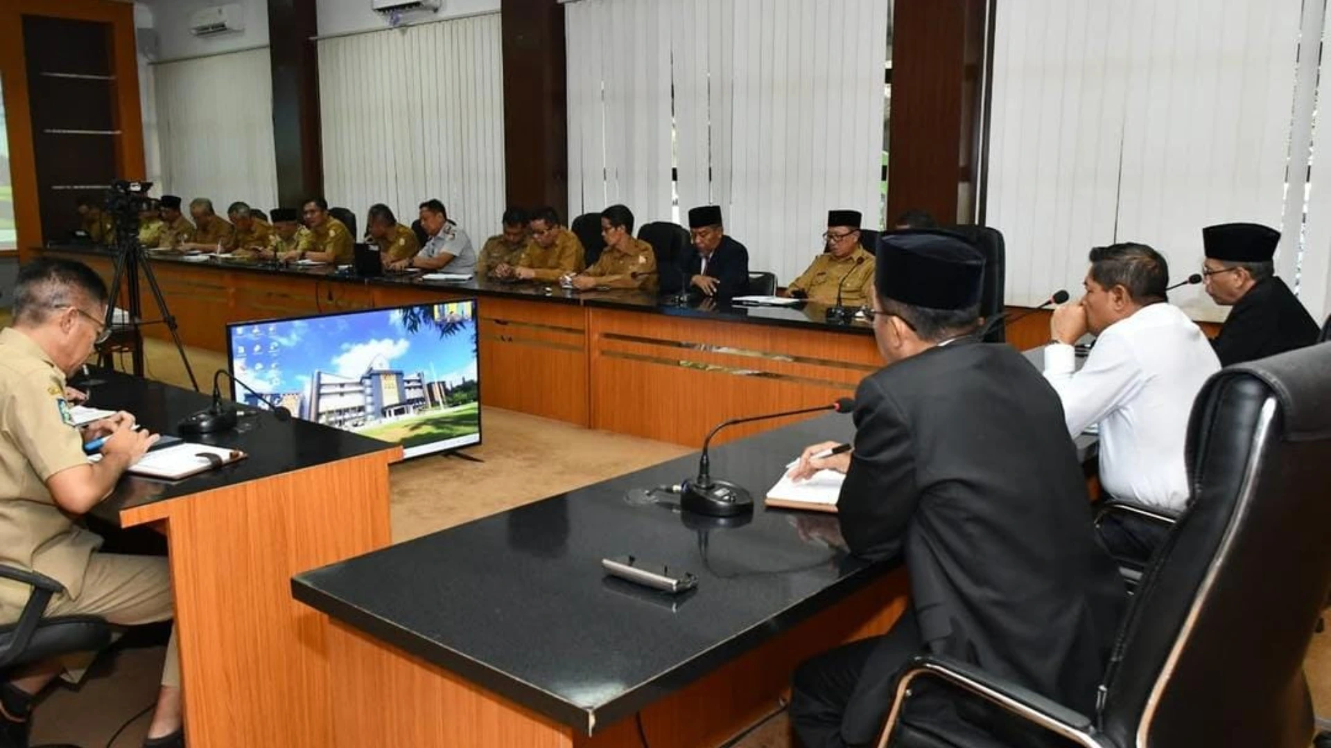 Rakor Bupati Lombok Timur dengan Seluruh Kepala Dinas