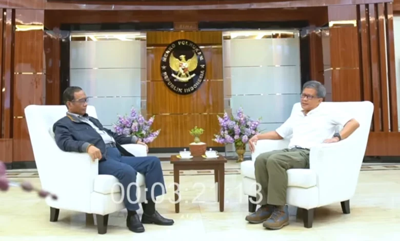 Rocky Gerung dan Mahfud MD soal Ijazah Jokowi Amnesti Hasto dan Abolisi Tom Lembong