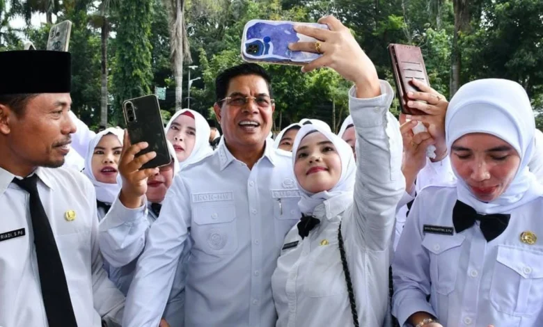Penyerahan SK PPPK Kabupaten Lombok Timur oleh Bupati