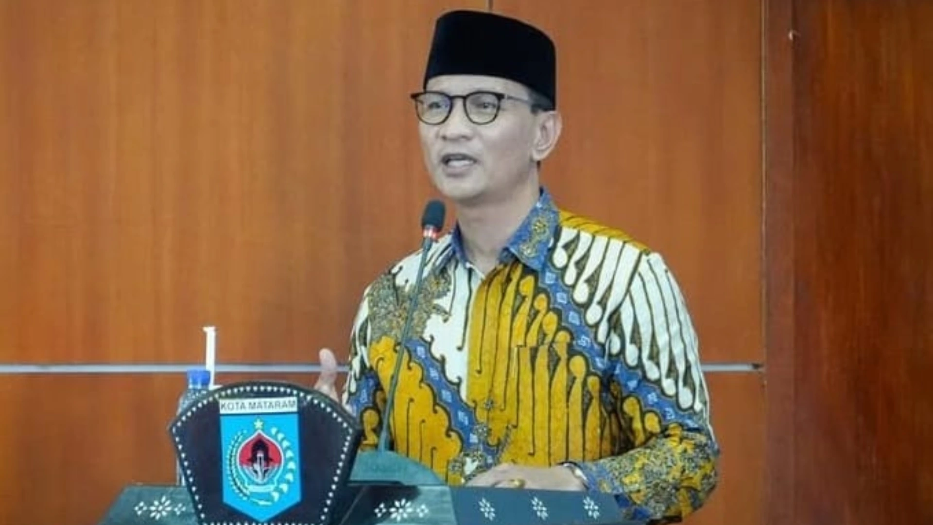 Wali Kota Mataram Mohan Roliskana Dana Transfer Pusat Terjun Bebas