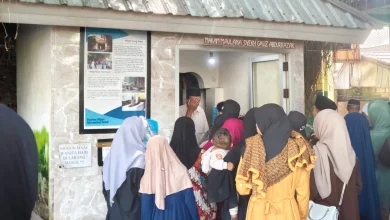 Warga Berziarah ke Makam Loang Baloq Tradisi Ziarah di Lombok