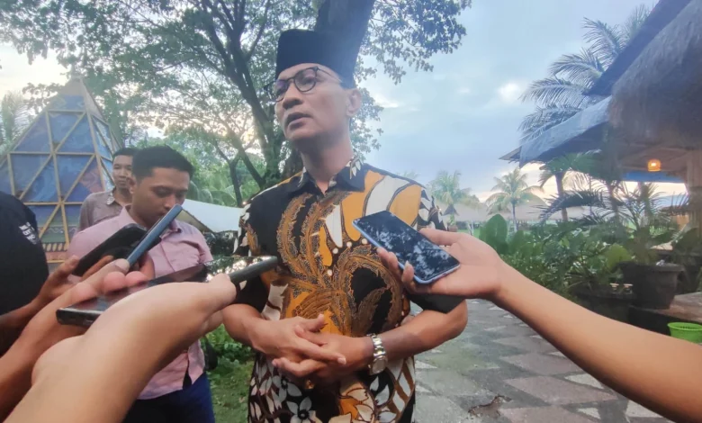 Ketua DPD Golkar NTB Mohan Roliskana