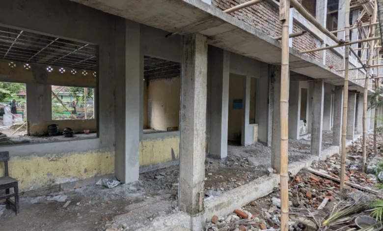 Pembangunan kelas SMAN 7 Mataram
