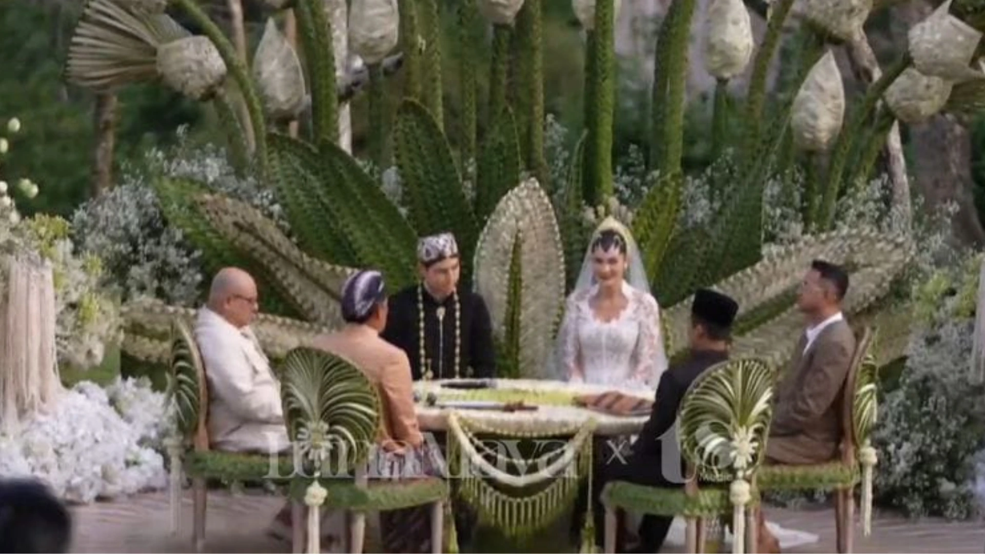 Acara Pernikahan Luna Maya dan Maxime Bouttier di Bali
