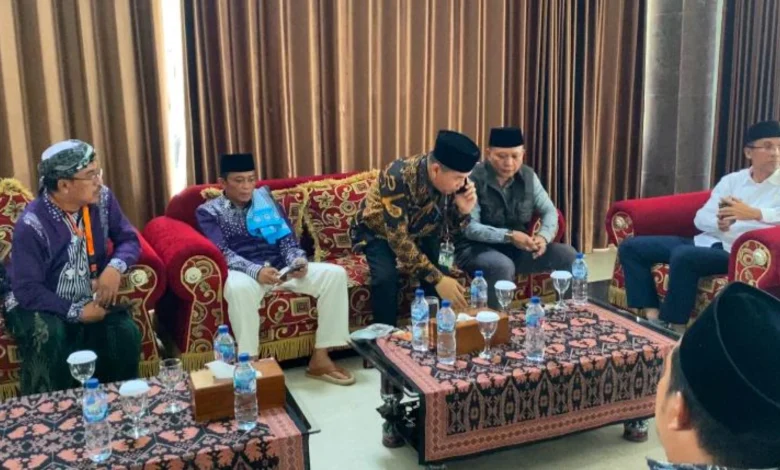 Bupati Lombok Tengah Pathul Bahri Berangkat Haji